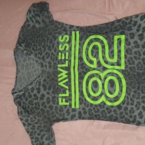 Flawless leopard print shirt.